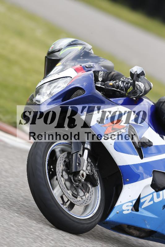 Archiv-2025/09 22.04.2025 Cornu Master School ADR/rot-rouge/0